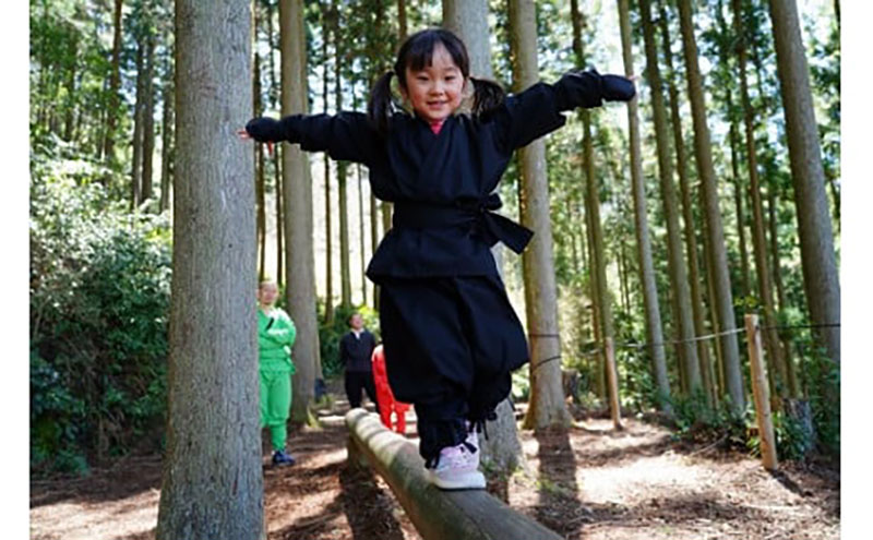 【一風変わったアクティビティ！】赤目四十八滝　忍者修行体験+赤目渓谷入山ペアチケット（2枚4名様）　三重県名張市