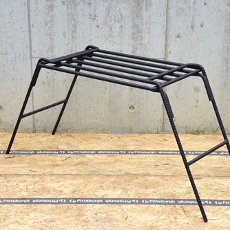 焚火用 ファイヤー グリル テーブル / ふるさと納税 キャンプ BBQ バーベキュー 調理 用具 炭火 無水鍋 ピッツバーグ アウトドア スチール ワークス 焼肉 ステーキ 鉄板焼 送料無料 
_イ