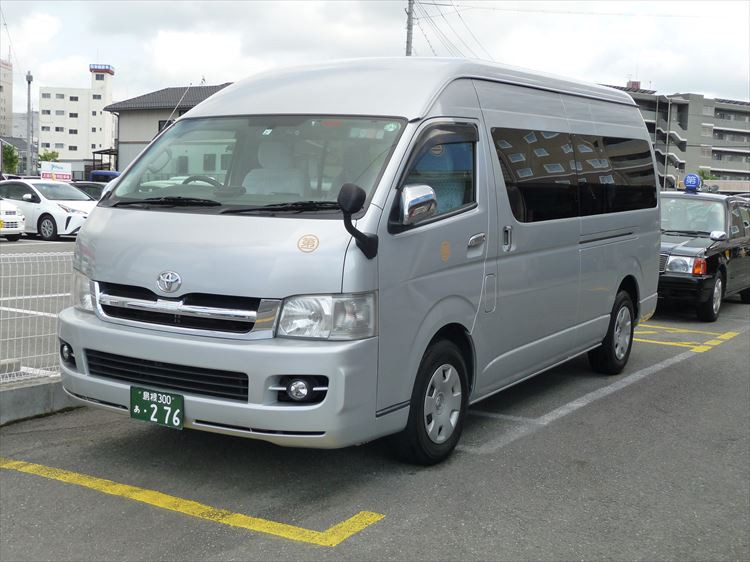 
            浜田市観光タクシー6時間コース（ジャンボタクシー：上限9名） 貸切 フリー 利用券 チケット 旅行 島根県 便利 観光 ドライブ 乗車券 移動 プレゼント 【158_1378】
          