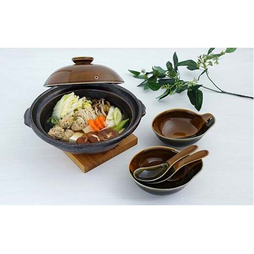 有田焼 掛分け 8号土鍋セット 2人用【金照堂】器 器 うつわ 鍋セット 土鍋 鍋 とんすい 取皿 取鉢 レンゲ れんげ セット ペア シンプル ブラウン 直火専用 A120-46