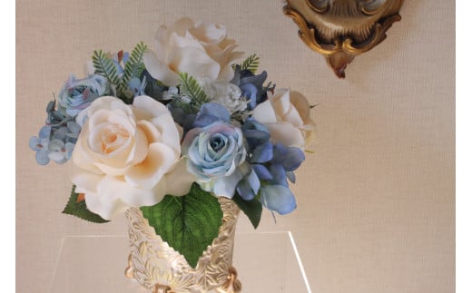 空気をきれいにする白薔薇とサムシングブルー器付 薔薇 ばら シンプル インテリア ギフト 岩手県 北上市 あとりえヒロ （ D0331） 贈り物 母の日 誕生日 クリスマス フラワーギフト バレンタイ