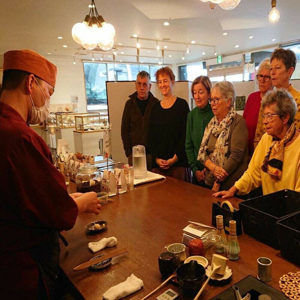 【ふるさと納税】出雲で和菓子つくり体験＆喫茶　5名様ご招待 | 和菓子作り 体験 喫茶 チケット 5名様 観光 旅行 坂根屋 ふるさと納税 出雲市