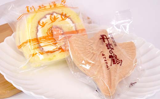 釧路を代表する銘菓 松屋の和菓子＆クランツの洋菓子詰合せ 霧の街セット16個入り 菓子 スイーツ ケーキ クッキー ロールケーキ ブラウニー セット 詰め合わせ あいちょう F4F-8520