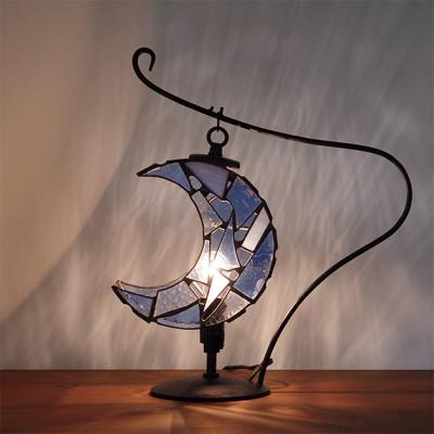 ふるさと納税 瀬戸市 Nijiiro Lamp ステンドグラスのテーブルランプ　月 ペールブルー
