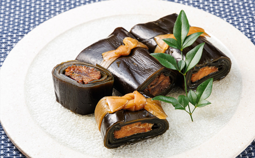 【定期便6ヵ月】昆布で 鮭 鰊 を丁寧に巻いた 昆布巻き 鮭1本×1袋 鰊1本×1袋 合計2本 | 昆布巻 国産 北海道産 サケ ニシン コンブ だし 海藻 だし昆布 こんぶ水 出汁 乾物 こんぶ 海産物 備蓄 ギフト 保存食 北連物産 きたれん 常温 調理済み 北海道 釧路町 釧路超 特産品
