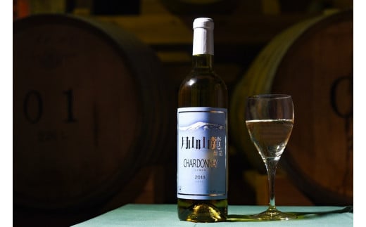 《山形県産ぶどう100％》月山山麓 シャルドネヴィンテージ 白ワイン 辛口 （720ml×６本）　048-E-CK022