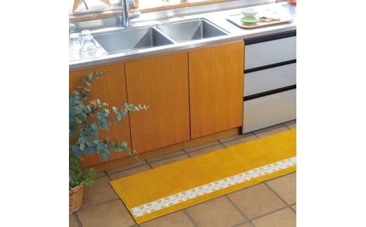 フィンランドの「幸せを運ぶ鳥」小鳥柄のキッチンマット270cm　イエロー