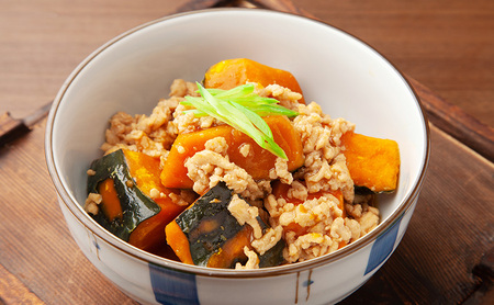 北海道 美深産 とろける甘さの「恋するマロン」冷凍 カットかぼちゃ 4kg(500g×8袋)農の彩北おんねない［KI農園］【 野菜 南瓜 かぼちゃ 栗かぼちゃ カボチャ 惣菜 おかず 】