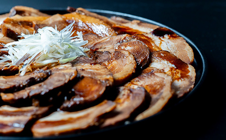 【ギフト用】自家製焼豚（約580g） チャーシュー 秘伝 焼き豚 焼豚 国産 冷凍 おつまみ おかず 豚 豚肉 肉 豚バラ バラ肉 ご当地 グルメ 食品 四国 F5J-496
