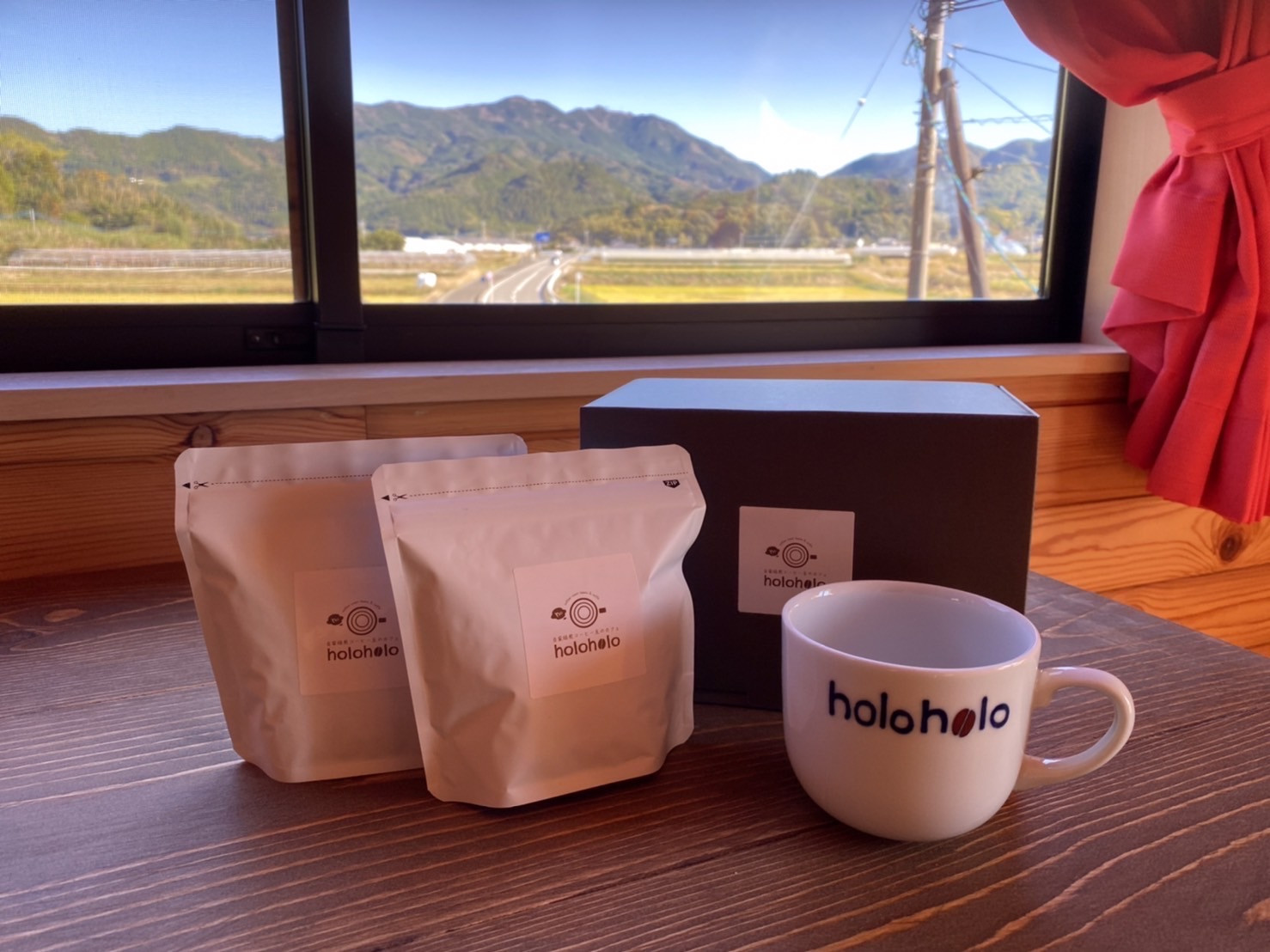 
                  自家焙煎スペシャルティコーヒー100g×2種 伊万里焼マグカップ 141-A0072
                