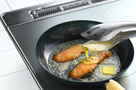 LS1568 ソースもすくえるガッシリトング