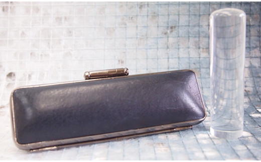 男性にお勧め　印鑑15㎜「水晶」イタリアンレザ－印鑑ケース付き（紺色）[5839-9179]