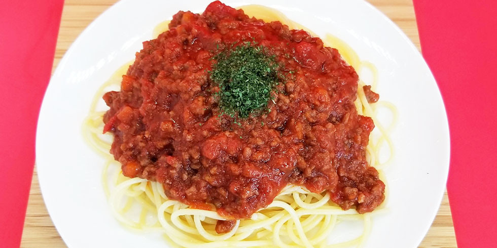 完熟トマトを使用し、たまねぎとにんじんの刻み野菜がたっぷり入ったケチャップです。