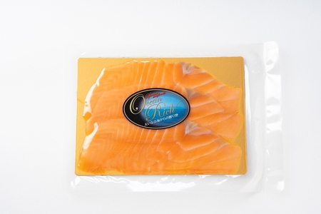 [大判]《スモーク ノルウェーサーモン》180g (60g×3P) 熟練職人の手切り [1137]
