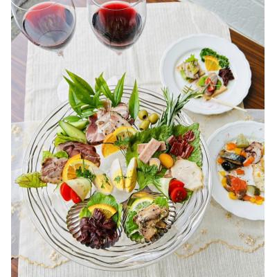 ふるさと納税 由利本荘市 桜の舞燻製7種詰合せ(さば、紅鮭、ベーコン、豆腐、チーズ、ハーブ鶏、燻玉) |  | 01