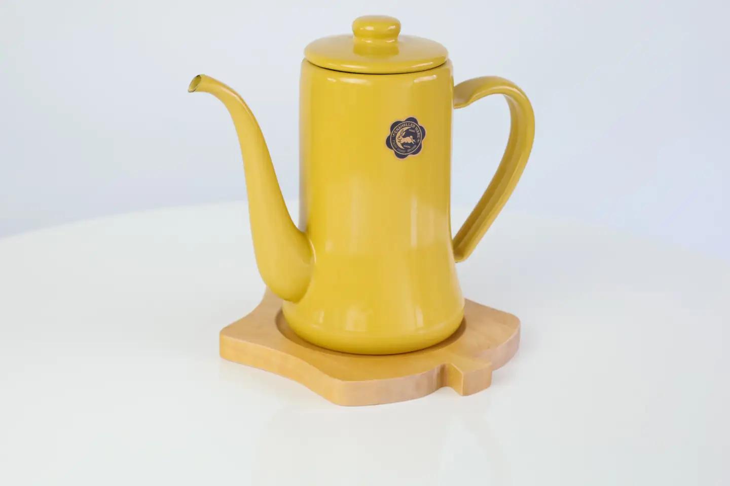 メープルリーフプレート　木　雑貨　プレゼント　祝い　おしゃれ【 食器 神奈川県 小田原市 お皿 お皿】