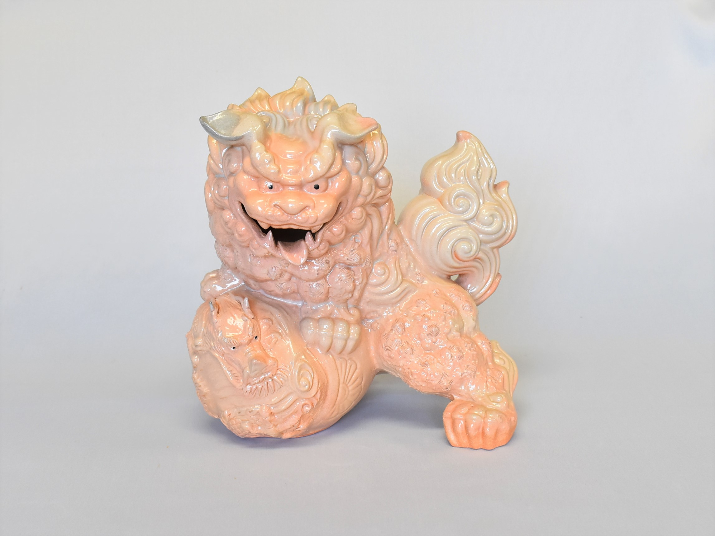 
            【352047000855】萩焼 玉獅子置物
          