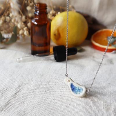 ふるさと納税 甲賀市 【雑誌掲載】信楽焼の伝統工芸(陶器)リラックスタイムに。アロマが香るネックレス/癒し　-湖面- |  | 01