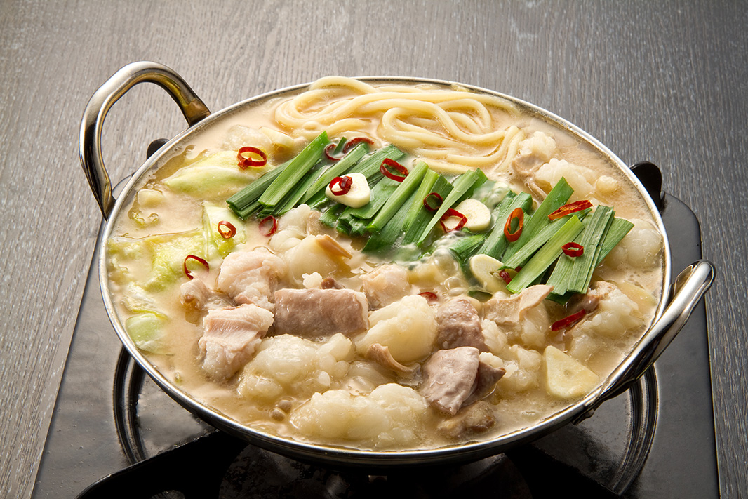 【厳選国産牛使用】博多もつ鍋 食べ比べ(味噌味・醤油味)と辛子明太子1kg(500g×2) 吉富町/博多の味本舗 [BGAI029]