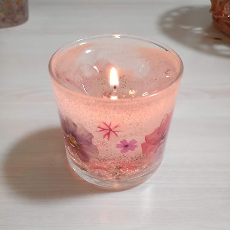 新宿フラワークラフト体験工房 可愛い押し花でお花見キャンドル作り