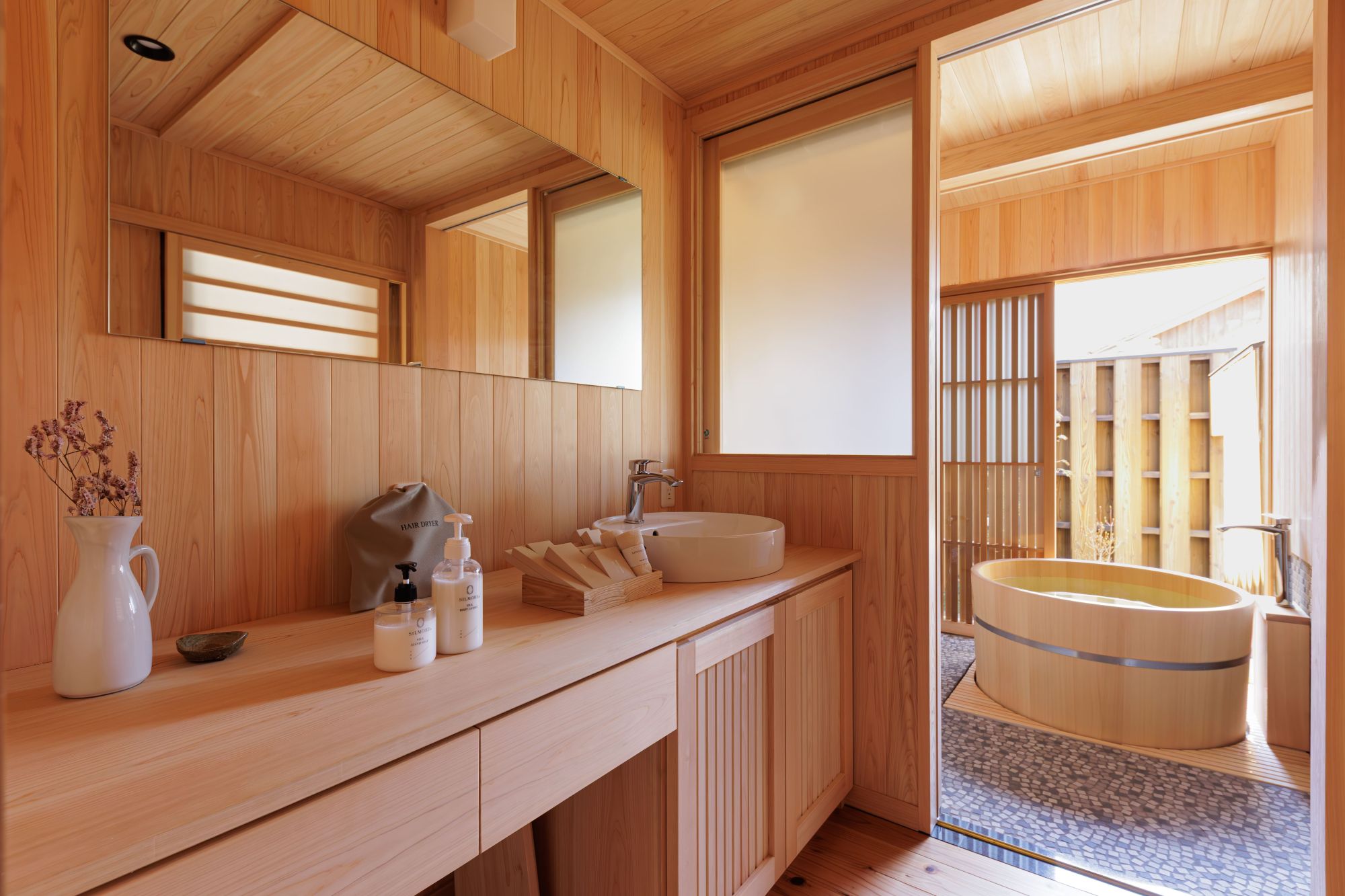 1827 NIPPONIA HOTEL伊勢河崎 商人町 ギフト券 90,000円 伊勢 河崎 伊勢神宮 参拝 巡礼 宿泊 ホテル 旅行 観光 宿泊チケット ギフト券 NIPPNNIA 癒し 歴史