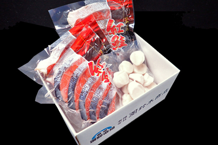 根室海鮮市場＜直送＞天然甘口紅鮭5切れ×3P・天然ほたて貝柱200g A-28209