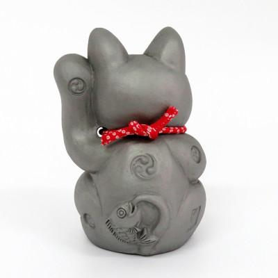 ふるさと納税 高浜市 伝統工芸士が作る、撫でると黒くなる、縁起物のいぶし瓦製招き猫「招鬼猫すずニャンコ5号」 |  | 02