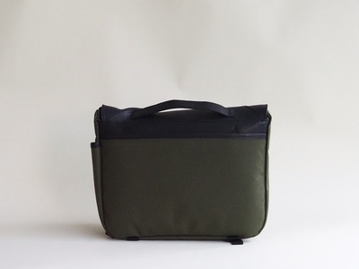MESSENGER（鹿革メッセンジャーバッグ）BK× KHAKI（ブラック×カーキ） バック 鹿革 レザー  メンズ レディース ジェンダーレス アップサイクル ショルダーバッグ サイドポケット付 か