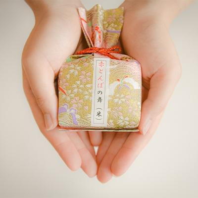 ふるさと納税 勝山市 【箱根神社御用達】ギフト・お祝いに 越前和紙の小袋に入った有機肥料栽培の無洗米 100g×30袋 |  | 01
