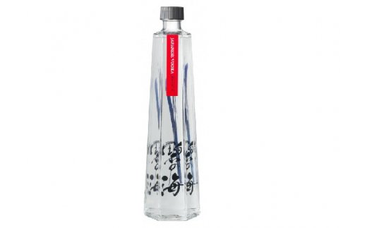 【12月21日受付分まで年内発送】国産ウォッカ『碧の海』500ml瓶×２本 純国産 アルコール 酒 蒸留酒 スピリッツ ウォッカ ストレート ショット カクテル 沖縄 サトウキビ 白樺炭 H044-0