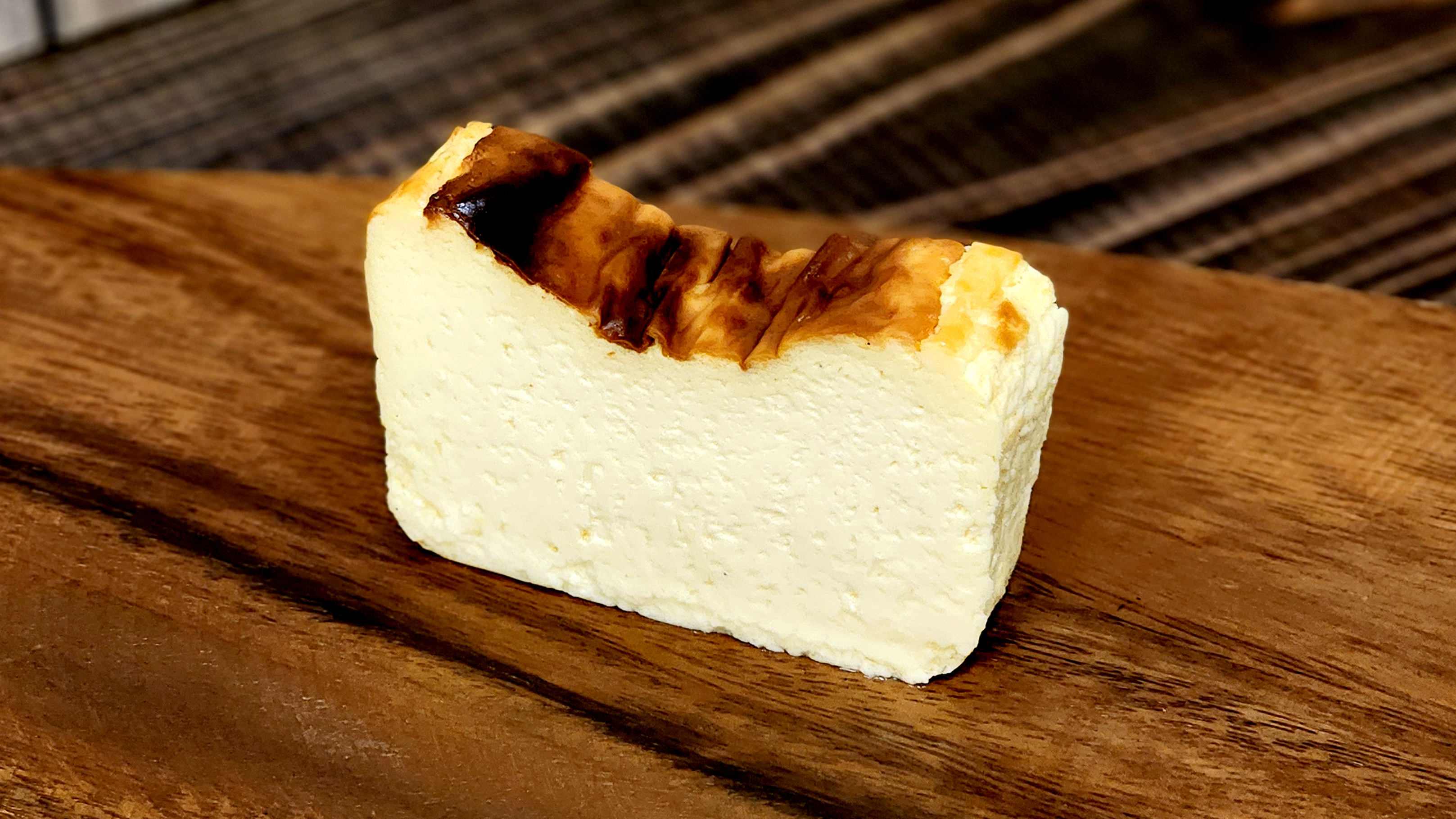 1623　バスク　チーズテリーヌ　1本　FROM　伊勢志摩　ふるさと納税　スイーツ　チーズケーキ　デザート　菓子　テリーヌ　濃厚　蜂蜜　はちみつ　バニラ　卵　生クリーム　バター　贈答　プレゼント　伊勢