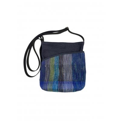 ふるさと納税 八尾市 りんごの木　さをり織りポケットショルダー【青系】(A273) |  | 01