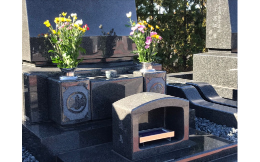 14745002 墓地の清掃作業・花立て