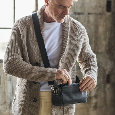 【ふるさと納税】【ココマイスター】COCOMEISTER ダーリントン LOGショルダー(ブラック)【1679702】