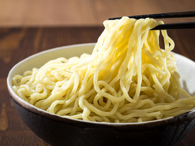 旨味と辛味が絶妙な「激カラ! つけ麺」420g(2食入り)×9個＜計18人前＞ 中太ストレート麺_北海道で人気 ラーメン 細麺 釧路ラーメン 冷蔵 配送時期が選べる 配送 指定 配送日 選べる スピー