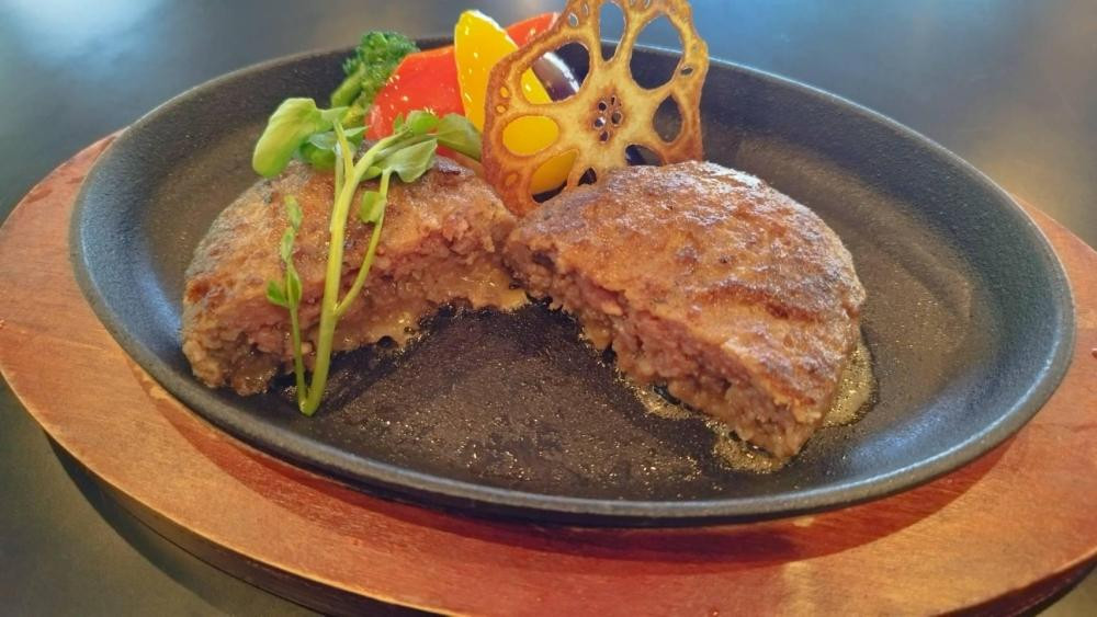 
「都の杜・仙台」鉄板ダイニング誉　仙台牛ハンバーグ 120g×3個セット　【お肉・ハンバーグ】
