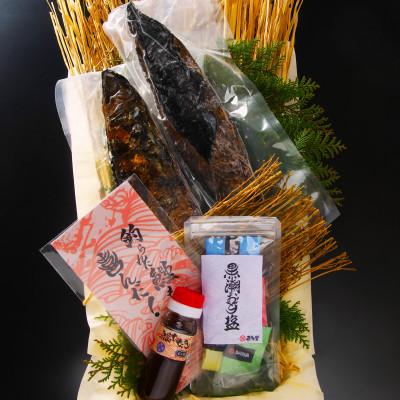 ふるさと納税 高知市 黒潮の赤い宝玉 本場土佐の『鰹の藁やきたたき』鰹たたき1.5節〜2節 約700g【AE001】 |  | 02