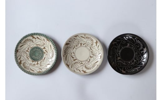 
            【カラー選択可】皿 ＜受注生産品＞唐草線彫 ( 5寸皿 × 1枚 )
          