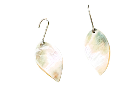 ピアス 夜光貝のピアス リーフ 1ペア [マリンハウスIEアイランド 沖縄県 伊江村 ie47bde370002] アクセサリー ジュエリー アクセ 両耳用ピアス 片耳用ピアス