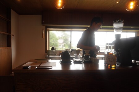 「水穂珈琲店」の自家焙煎コーヒー豆「深煎りブレンド」150g×2袋／カカオのようなビターなフレーバーが特徴のオリジナルブレンド　ブラジル産とグアテマラ産を配合【長野県信濃町ふるさと納税】