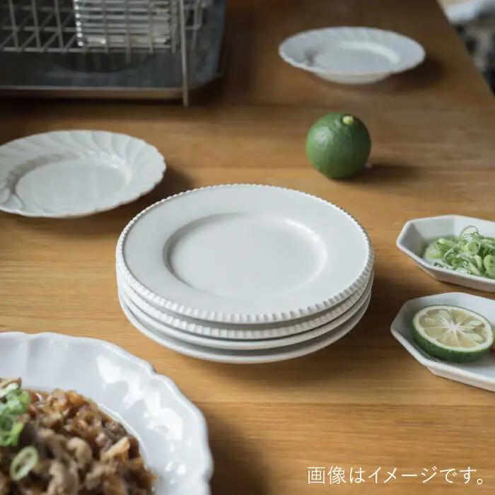 【波佐見焼】淵彫デルフト ミルク色 2枚セット 食器 皿【イロドリ】[KE51] 波佐見焼