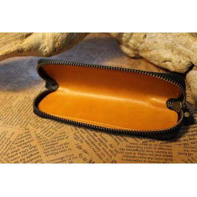 ふるさと納税 栗東市 蹄鉄付きラウンドファスナーペンケース (ブラック) |  | 02