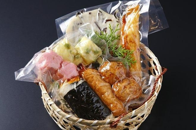 
            老舗かまぼこ専門店 さつま揚げ基本セットA 真空パック入り 魚万商店 さつまあげ ギフト 練り物 すり身 つまみ 詰合せ 惣菜 天ぷら アテ 一品 奈良県 奈良市 なら 10-016
          