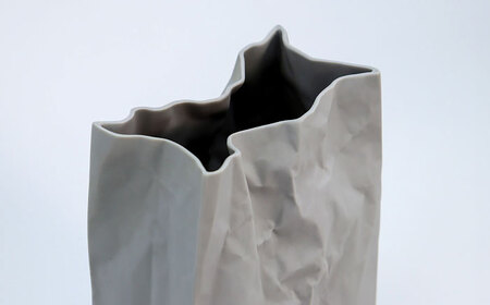 【瀬戸焼】ニュークリンクルスーパーバッグ#1 花器 グレー 【セラミック・ジャパン】 / 花瓶 インテリア ギフト プレゼント / 瀬戸市[BBBC015]