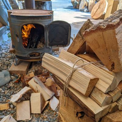 ふるさと納税 泉佐野市 薪ミックス約16kg・木屑約600g付乾燥状態◎　015B141 |  | 01