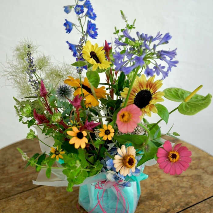 【ふるさと納税】【12回定期便】おすすめ生花アレンジメントM 【株式会社tomoni】[ATCG006]