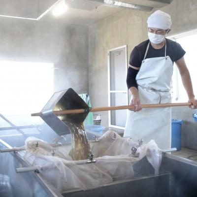 ふるさと納税 今帰仁村 古宇利島産の黒糖セット(純黒糖2袋&粉黒糖1袋) |  | 03