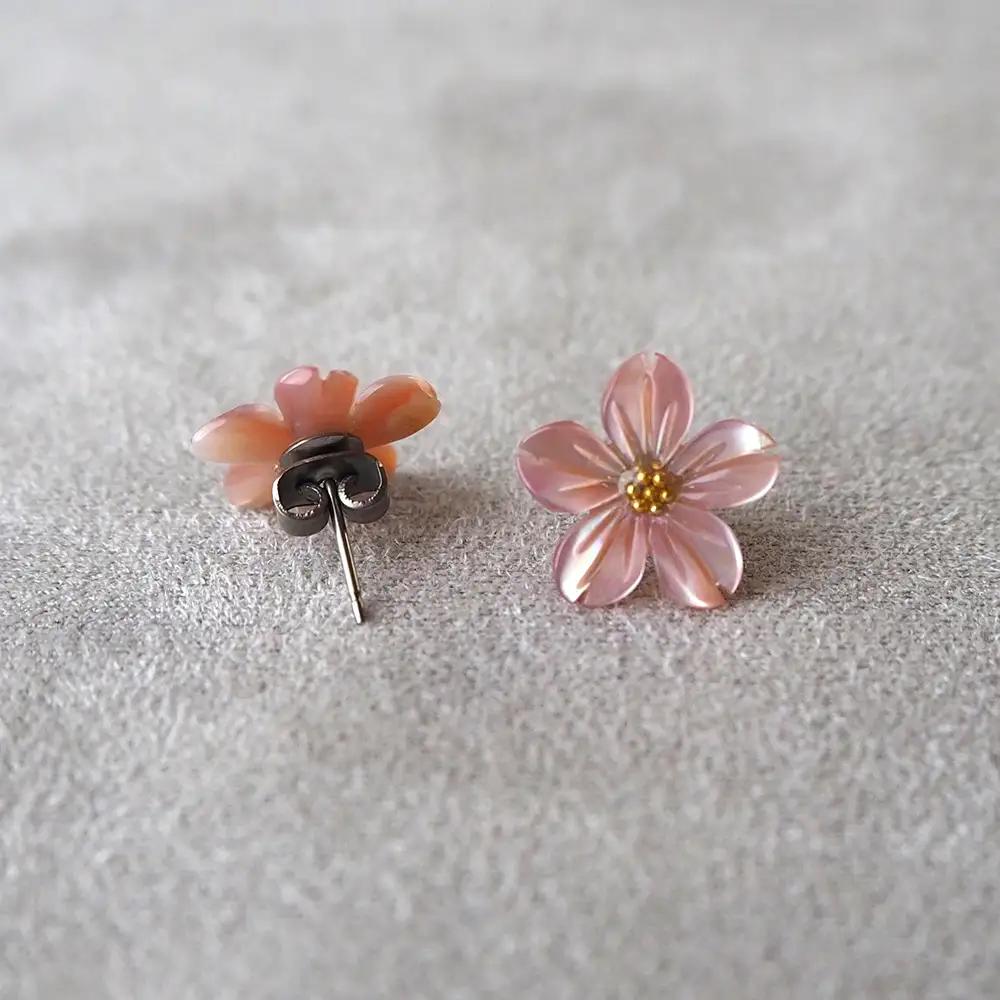 シェルのピアス 桜［ピンク］チタン製ピアス ハンドメイド No.040-08