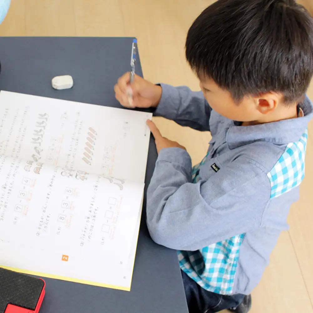 子供用ダンボール家具　学習デスク　≪ダンボール 段ボール 収納 家具 段ボール家具 ダンボール家具 軽い 子供用 子供 キッズ おしゃれ デスク 机 子供部屋≫