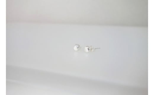 
                  【金工】シンプルなピアス・小
                